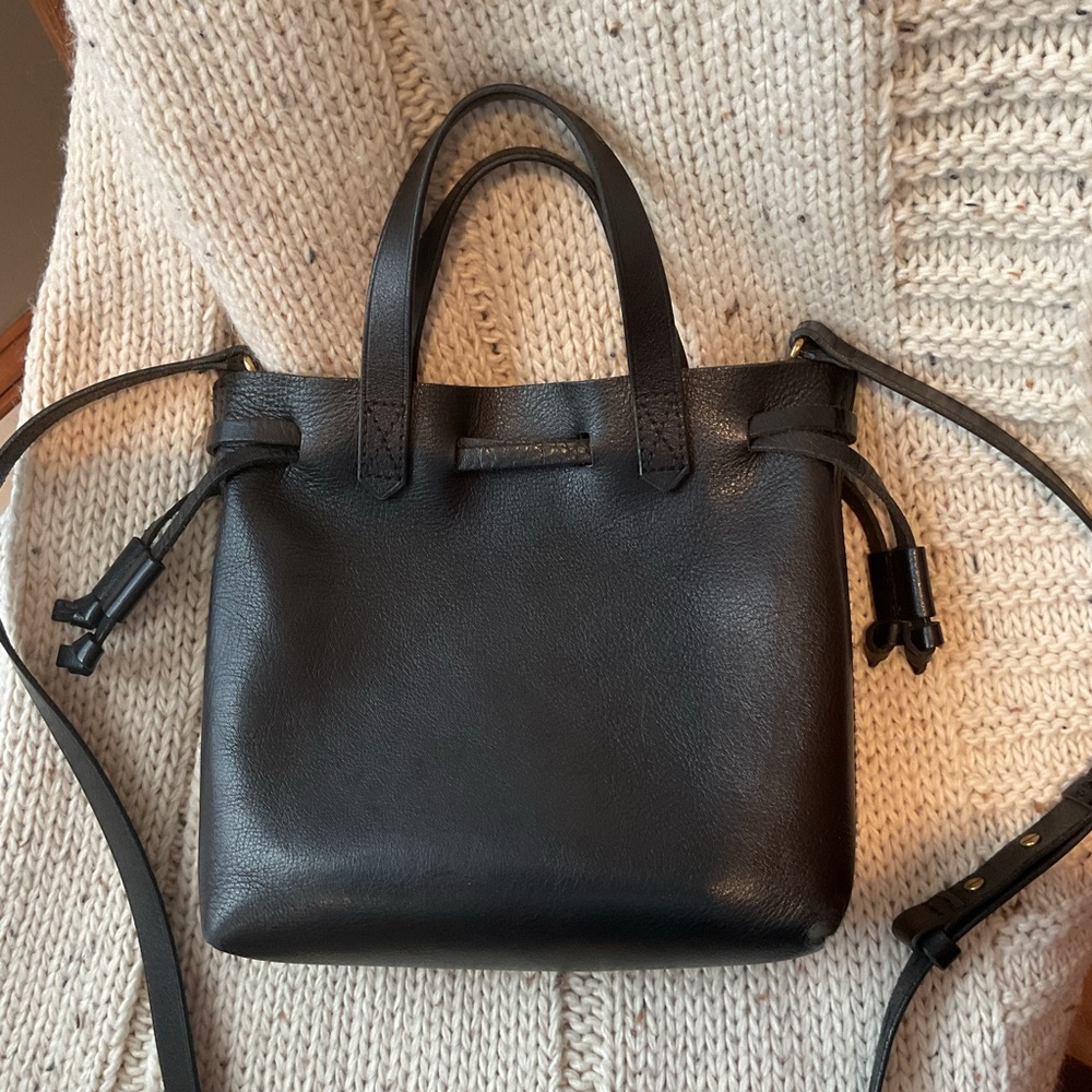 Madewell Small Drawstring Transport Crossbody Bag ⭐️ black leather ⭐️